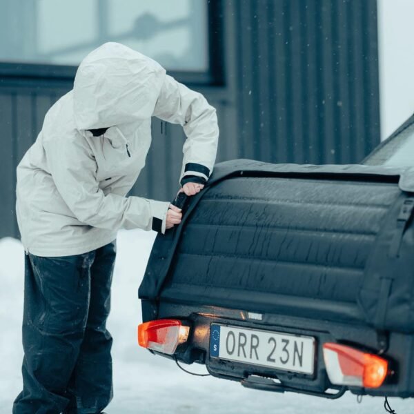 Acheter-le-Thule-Onto2-pour-transporter-bagages-et-equipements.jpg Thule Onto2 - Coffre de transport sur attelage 300L