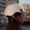 Acheter-le-casque-Overade-LIFE-avec-systeme-LED-connecte.jpg overade Life - Casque Vélo Urbain avec Éclairage Magnétique