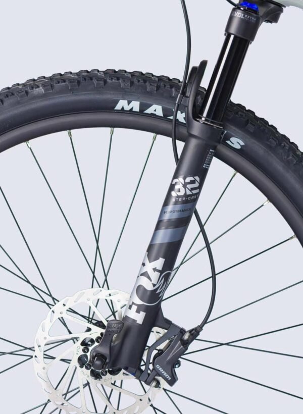 Avis-Lapierre-Prorace-7.9-confort-et-rendement-XC-competition-scaled-1.jpg Lapierre Prorace 7.9 - VTT Cross-Country Carbone Léger