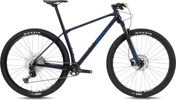 BH-Ultimate-RC-6.5-29-pouces-VTT-cross-country-carbone-leger.jpg BH Ultimate RC 6.5 Shimano Deore XT 12V 29 Bleu / Argent 2022