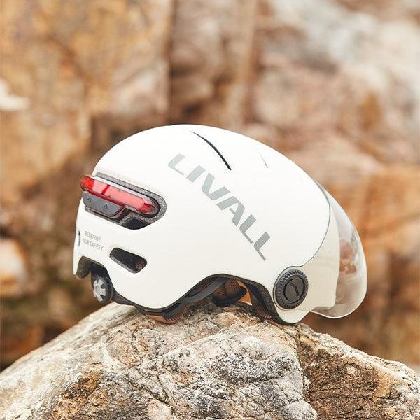 LIVALL-L23-casque-velo-intelligent-pour-ville-et-velo-electrique.jpg Livall L23 - Casque Connecté avec Clignotants LED